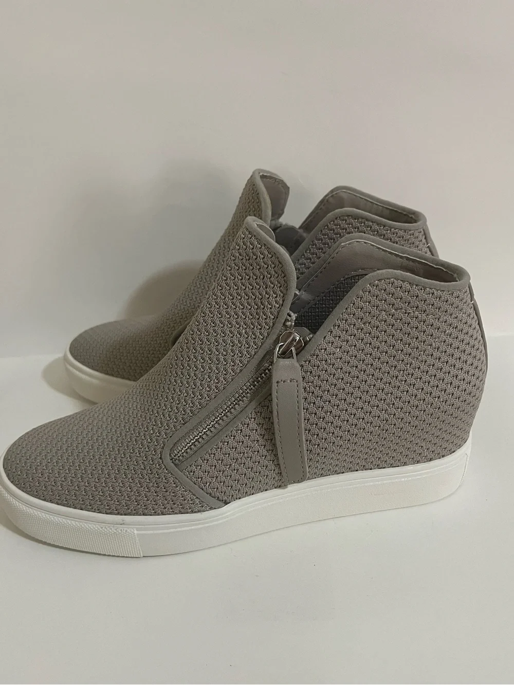 Steve Madden Click Wedge Sneaker Size 7